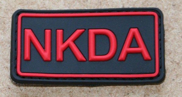 FB NKDA Abzeichen, Gummiabzeichen, schwarz-rot